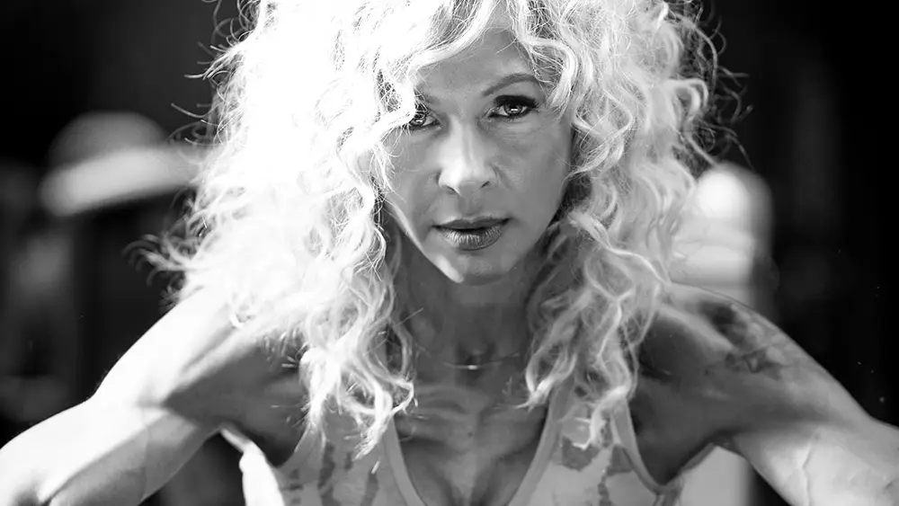 one photo studio commercial one-photo-studio-commercial-fitiscool1