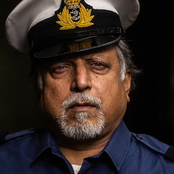 one-photo-studio-headshot-atul