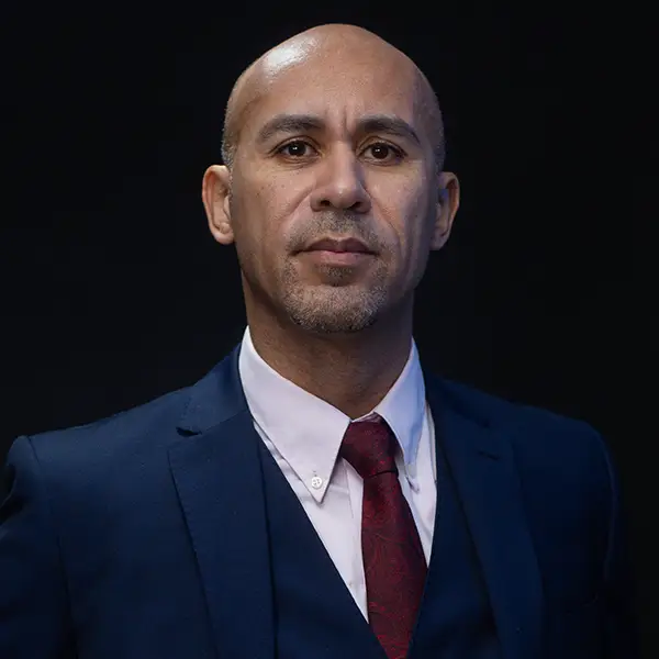 one-photo-studio-headshot-daniel2