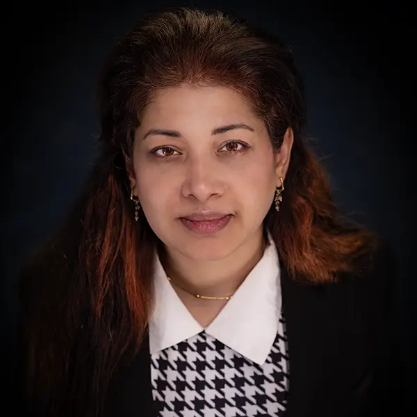 one-photo-studio-headshot-maggie